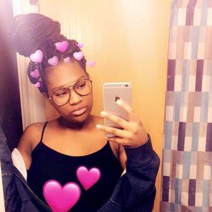 Meet your Posher, Moeânae